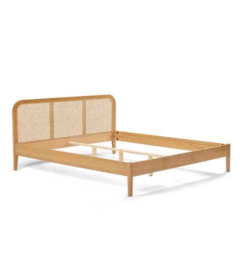 Jamie sengeramme i eg med sengegavl i rattan flet 180x200 cm
