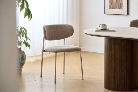 Lucinda spisebordsstol i chrome med sand tekstil
