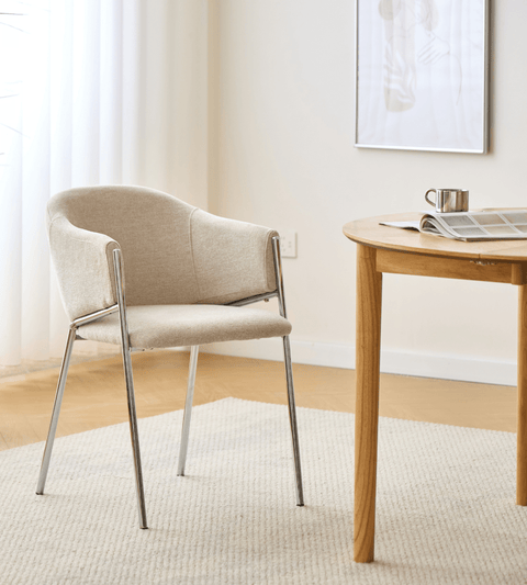 Carolina spisebordsstol i beige tekstil med chrome ben