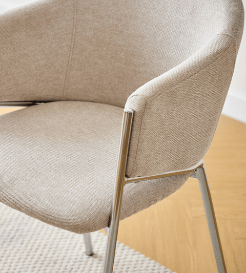 Carolina spisebordsstol i beige tekstil med chrome ben