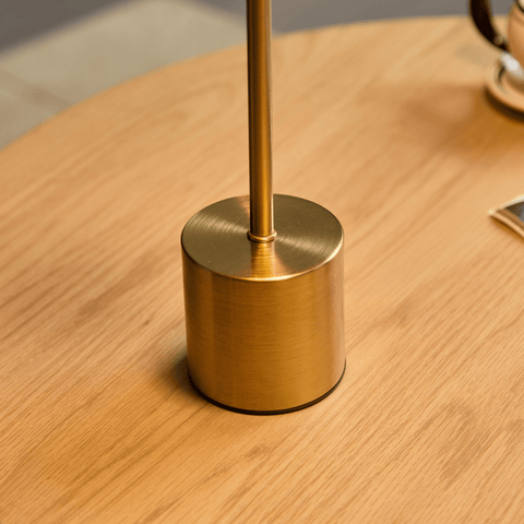 Elvis LED bordlampe guld
