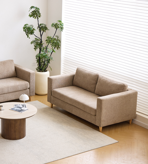 Hildur - 2 personers sofa i sand  L: 169 x D: 85 x H: 77 cm