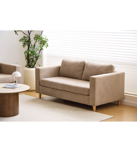 Hildur - 2 personers sofa i sand  L: 169 x D: 85 x H: 77 cm