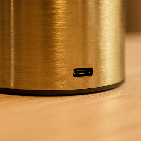 Elvis LED bordlampe guld