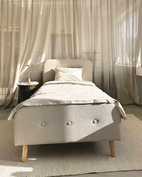 Christian seng i beige 90x200 cm inkl. sengelameller og madrasser