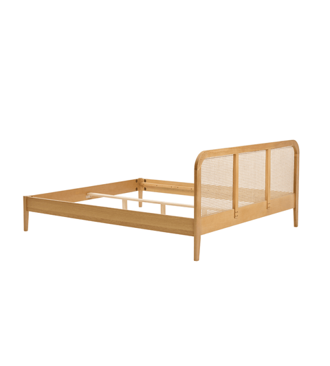 Jamie sengeramme i eg med sengegavl i rattan flet 180x200 cm