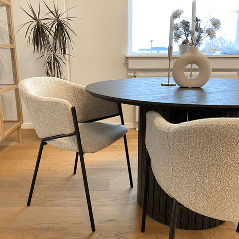 Carolina spisebordsstol i beige boucle