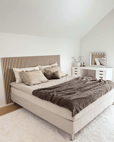 Premium akustikpanel i egetræsfiner 1200x520x18 mm
