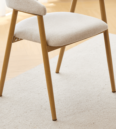 Ebba spisebordsstol - Beige tekstil med ben i egelook