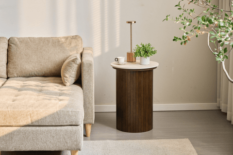 Enzo sidebord i stenbordplade med røget eg lamelfod Ø40 cm