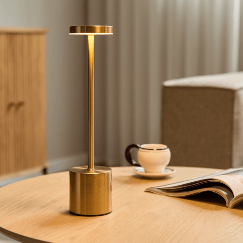 Elvis LED bordlampe guld
