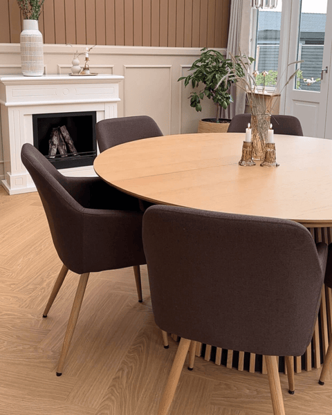 Jenna spisebordstol - brun tekstil med egelook