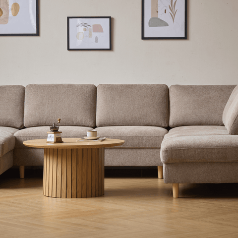 Jennifer venstrevendt u-sofa i sand med chaiselong - L: 300 x D: 208 x H: 82 cm