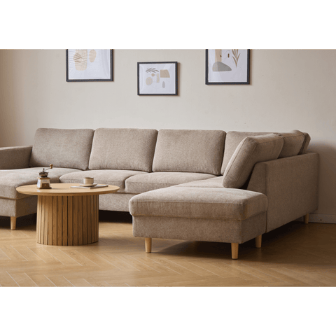 Jennifer venstrevendt u-sofa i sand med chaiselong - L: 300 x D: 208 x H: 82 cm